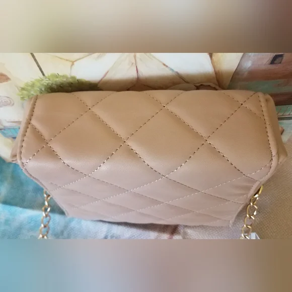 NWT Turn Lock ♡ Vegan Shoulder Bag - Picture 9 of 13